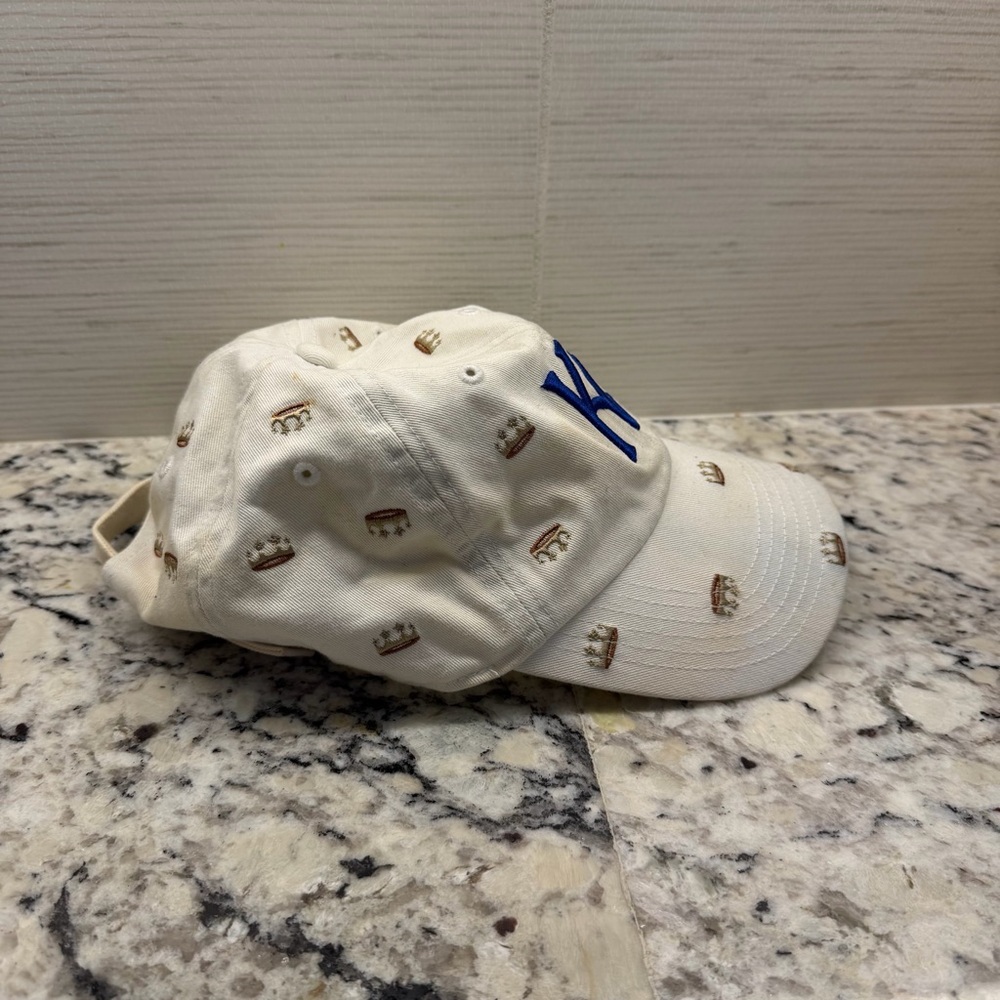 Kansas City KC Crown Logo Embroidered Baseball Cap - Off-White - Picture 3 of 4